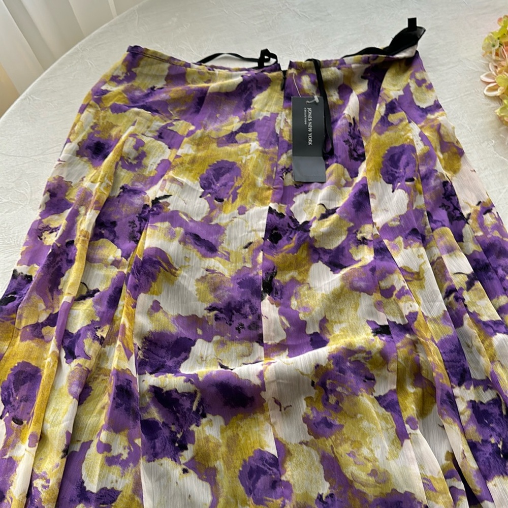 Jones New York skirt
